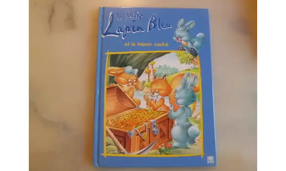 Le petit lapin bleu et le trésor caché