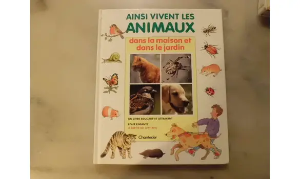 Dans la maison-ainsi vivent les animaux