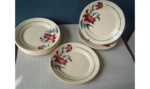 8 Assiettes à dessert K§G Lunéville