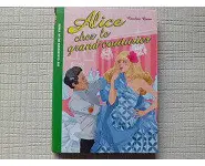 Alice chez le grand couturier