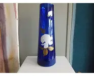 Vase verre bleu décor de rose