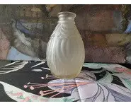 Vase en verre moulé pressé art déco Joma