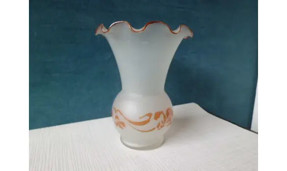 Vase verre opalescent émaillé