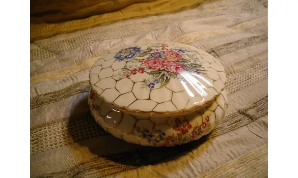 Boite en porcelaine de Limoges