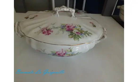 Soupière-légumier ancien décor de roses
