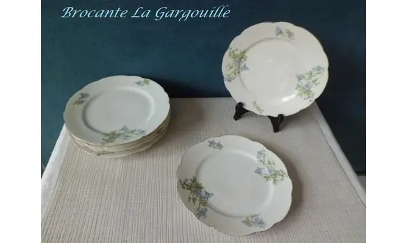 Assiettes à dessert ancienne porcelaine