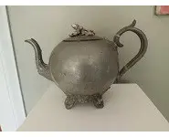 Théière en étain James Dixon