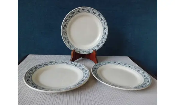 3 assiettes à dessert Choisy le Roy