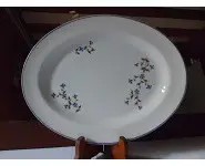 Plat oval porcelaine de Limoges-bleuets