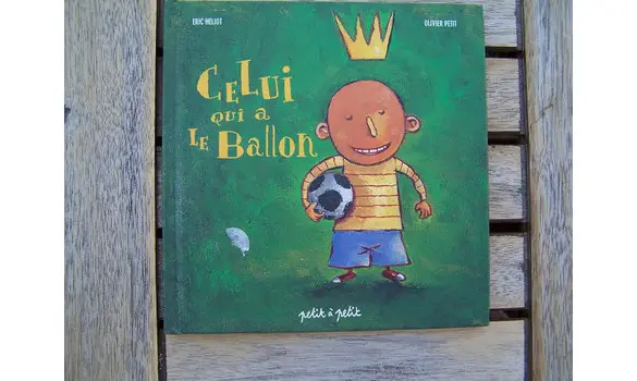 Celui qui a le ballon Petit à Pett