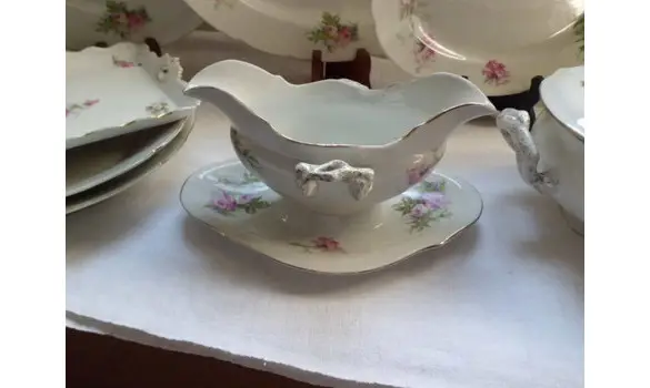 Saucière porcelaine décor de roses