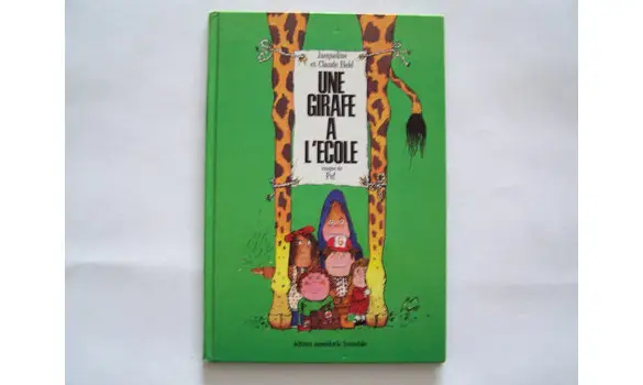 Une girafe à l'école-Pef-La farandole