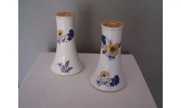 Paire de pique-fleurs-porcelaine-vintage