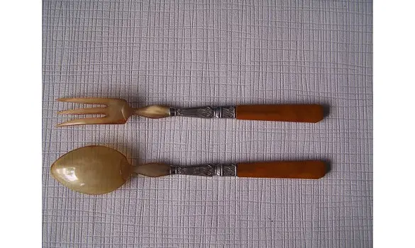 Couverts à salade-Bakélite-corne-1920-30