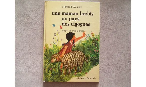 Une maman brebis au pays des cigognes