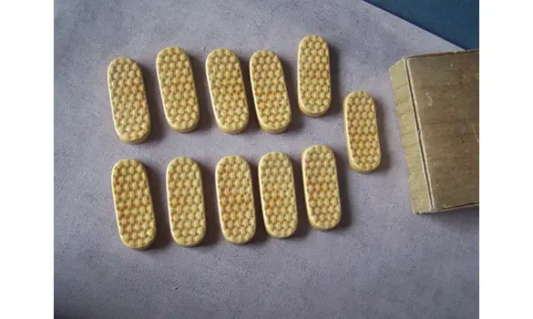 porte-couteaux en barbotine Vintage