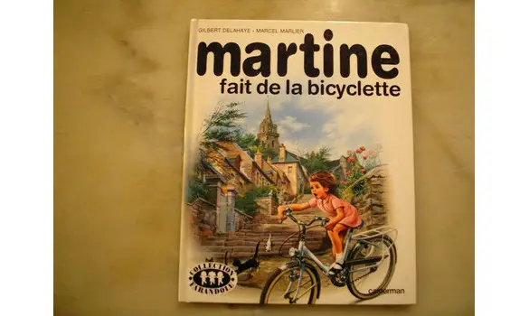 Martine fait de la bicyclette