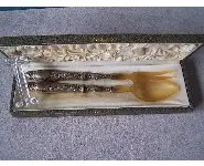 Couverts à salade-corne et métal argenté