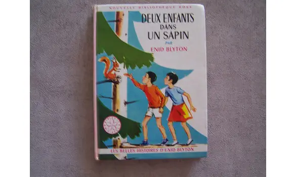 Deux enfants dans un sapin-E.Blyton