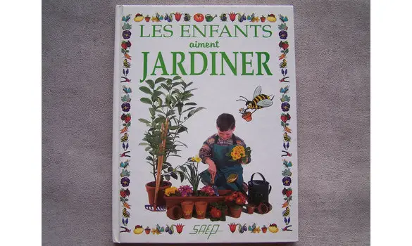 Les enfants aiment jardiner