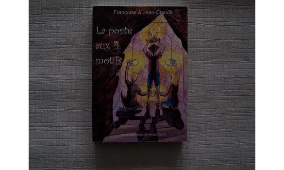 La porte aux 4 motifs