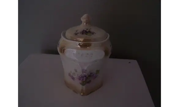 Pot en porcelaine Décor violettes-petit
