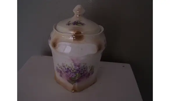Pot en porcelaine Décor violettes-grand