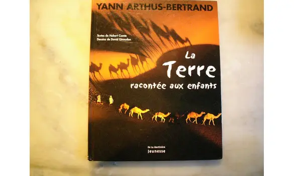 La terre racontée aux enfants