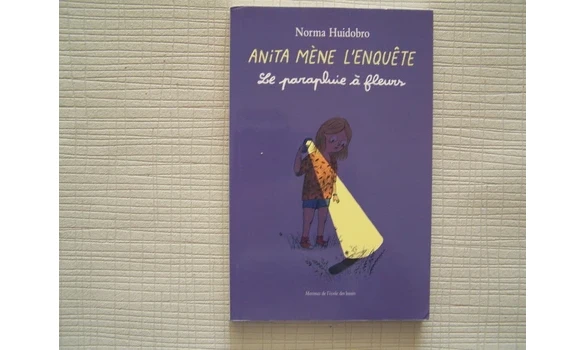 Le parapluie à Fleurs-Norma Huidobro