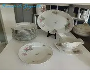 Assiettes+plat+saucière décor de roses