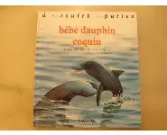 Bébé dauphin coquin/à toutes pattes